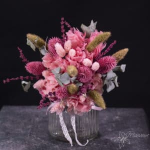 bouquet de fleurs séchées aux couleurs roses pastel
