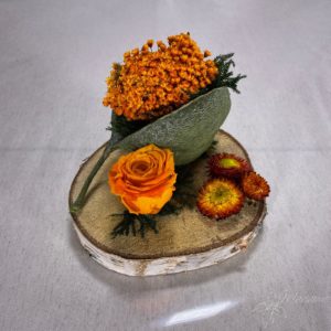 coque à rose avec fleurs oranges