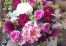 bouquet gourmandise avec pivoines et roses